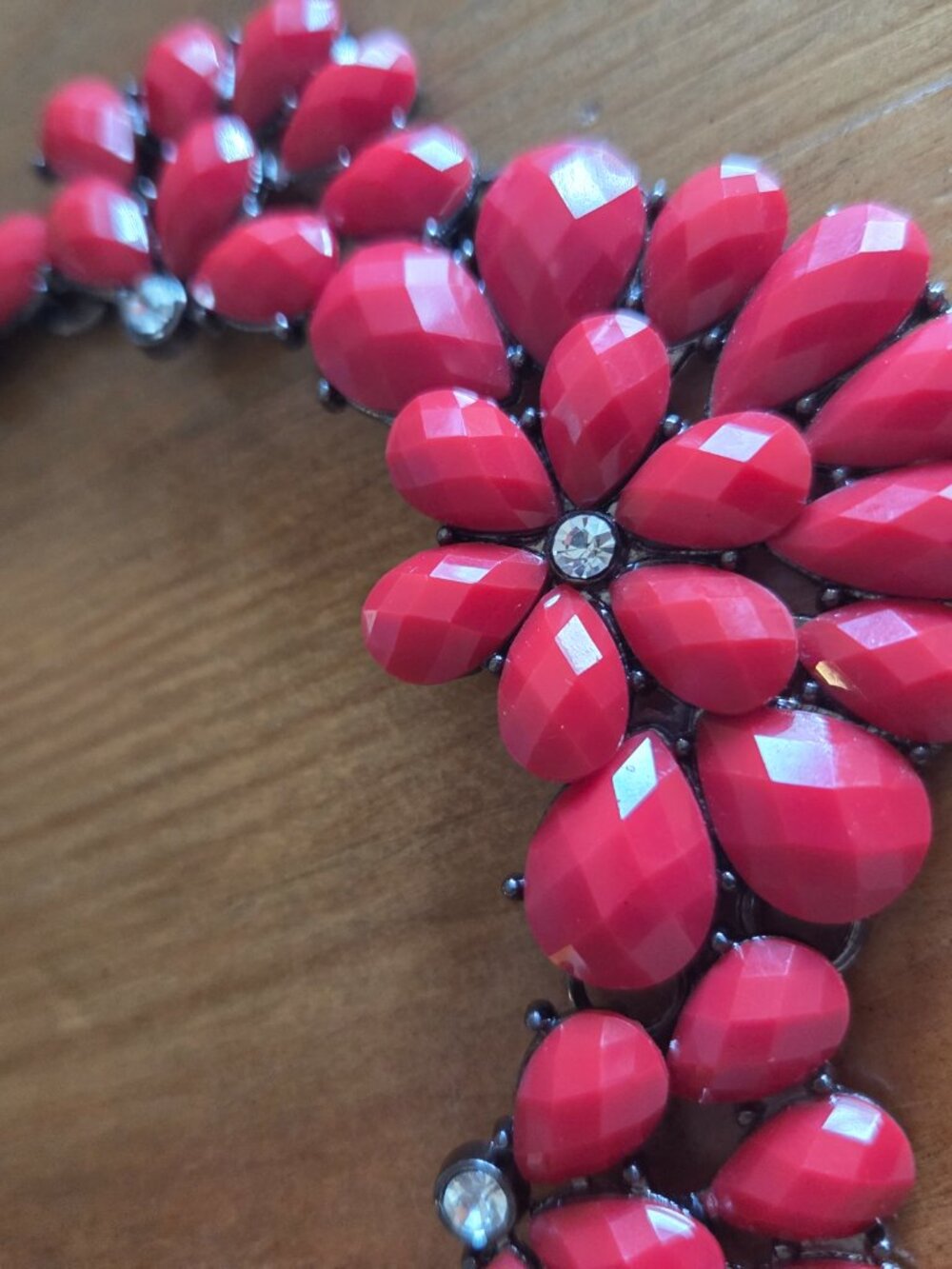 Red Faceted Floral Statement Necklace - Picture 2 of 5